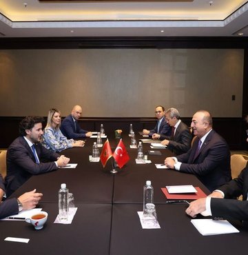 Dışişleri Bakanı Mevlüt Çavuşoğlu, Karadağ Başbakanı Dritan Abazovic ile bir araya geldi.